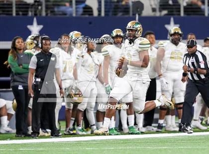 Thumbnail 1 in DeSoto vs. Cedar Hill (UIL 6A Regional Final) photogallery.