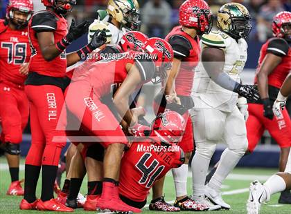 Thumbnail 2 in DeSoto vs. Cedar Hill (UIL 6A Regional Final) photogallery.