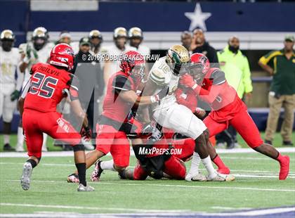 Thumbnail 1 in DeSoto vs. Cedar Hill (UIL 6A Regional Final) photogallery.