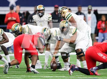 Thumbnail 1 in DeSoto vs. Cedar Hill (UIL 6A Regional Final) photogallery.