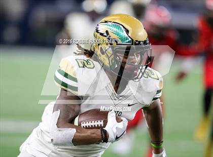 Thumbnail 3 in DeSoto vs. Cedar Hill (UIL 6A Regional Final) photogallery.