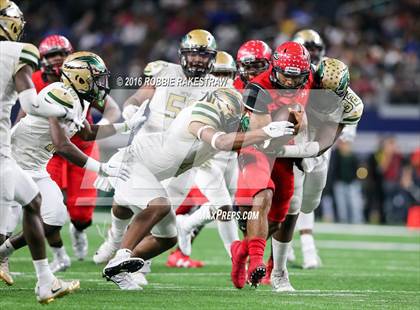 Thumbnail 1 in DeSoto vs. Cedar Hill (UIL 6A Regional Final) photogallery.