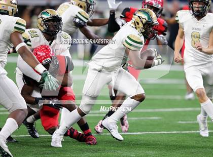Thumbnail 1 in DeSoto vs. Cedar Hill (UIL 6A Regional Final) photogallery.