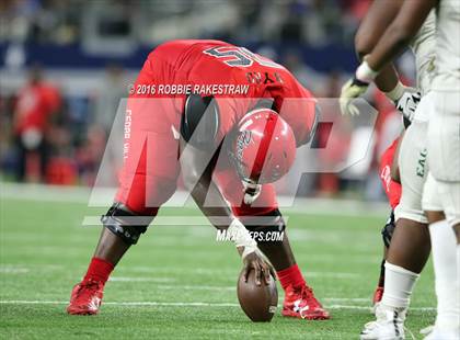 Thumbnail 1 in DeSoto vs. Cedar Hill (UIL 6A Regional Final) photogallery.