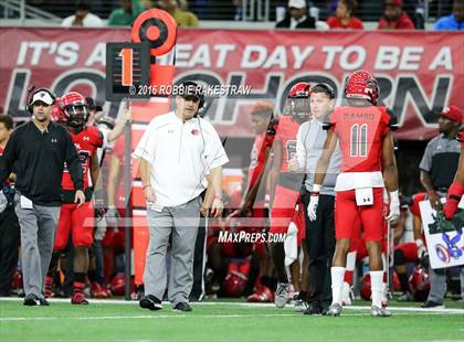 Thumbnail 1 in DeSoto vs. Cedar Hill (UIL 6A Regional Final) photogallery.