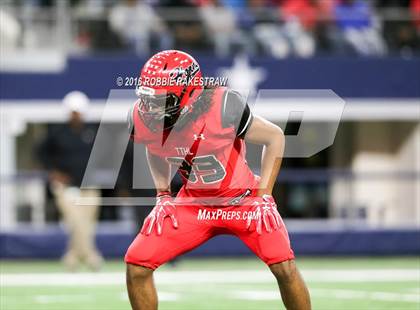 Thumbnail 2 in DeSoto vs. Cedar Hill (UIL 6A Regional Final) photogallery.