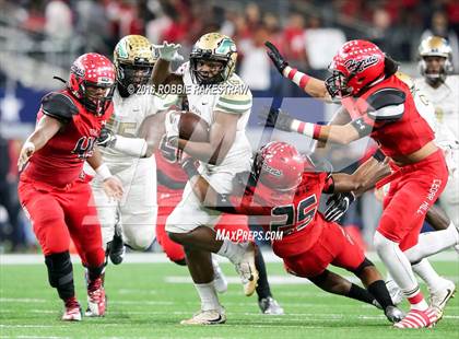 Thumbnail 3 in DeSoto vs. Cedar Hill (UIL 6A Regional Final) photogallery.