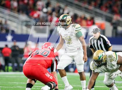 Thumbnail 3 in DeSoto vs. Cedar Hill (UIL 6A Regional Final) photogallery.