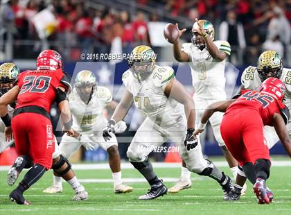 Thumbnail 2 in DeSoto vs. Cedar Hill (UIL 6A Regional Final) photogallery.