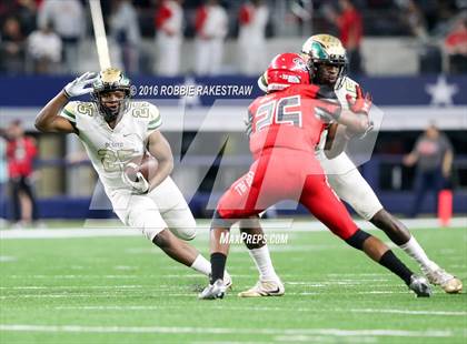 Thumbnail 1 in DeSoto vs. Cedar Hill (UIL 6A Regional Final) photogallery.