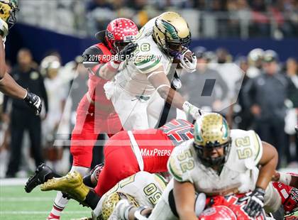 Thumbnail 2 in DeSoto vs. Cedar Hill (UIL 6A Regional Final) photogallery.