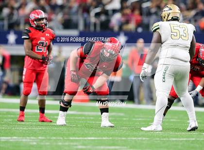 Thumbnail 3 in DeSoto vs. Cedar Hill (UIL 6A Regional Final) photogallery.