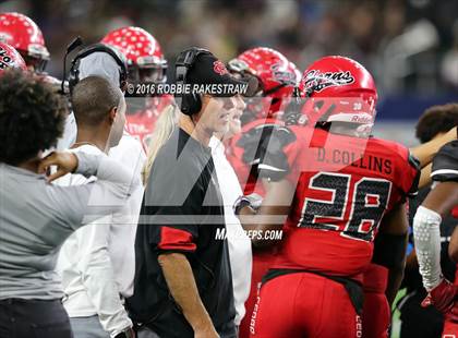Thumbnail 1 in DeSoto vs. Cedar Hill (UIL 6A Regional Final) photogallery.