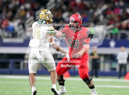 Thumbnail 1 in DeSoto vs. Cedar Hill (UIL 6A Regional Final) photogallery.