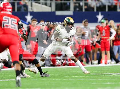 Thumbnail 1 in DeSoto vs. Cedar Hill (UIL 6A Regional Final) photogallery.
