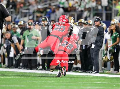 Thumbnail 3 in DeSoto vs. Cedar Hill (UIL 6A Regional Final) photogallery.