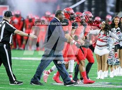 Thumbnail 3 in DeSoto vs. Cedar Hill (UIL 6A Regional Final) photogallery.