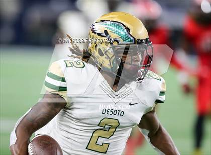 Thumbnail 1 in DeSoto vs. Cedar Hill (UIL 6A Regional Final) photogallery.