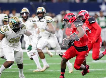 Thumbnail 2 in DeSoto vs. Cedar Hill (UIL 6A Regional Final) photogallery.