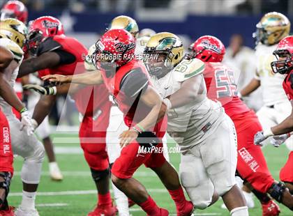 Thumbnail 3 in DeSoto vs. Cedar Hill (UIL 6A Regional Final) photogallery.