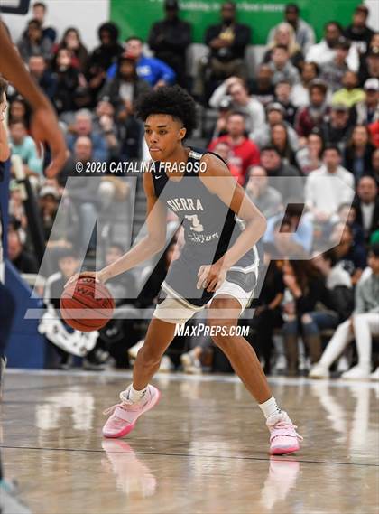 Thumbnail 1 in Sierra Canyon vs. Long Island Lutheran (Metro Classic) photogallery.