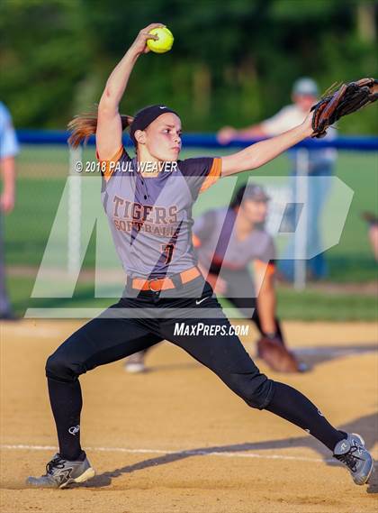 Thumbnail 2 in Tunkhannock vs. Bethlehem Catholic (PIAA Class 4A Quarterfinal Playoff) photogallery.