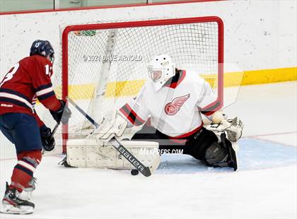 Thumbnail 3 in NW Wings Prep @ Dexter Southfield (Scrimmage) photogallery.