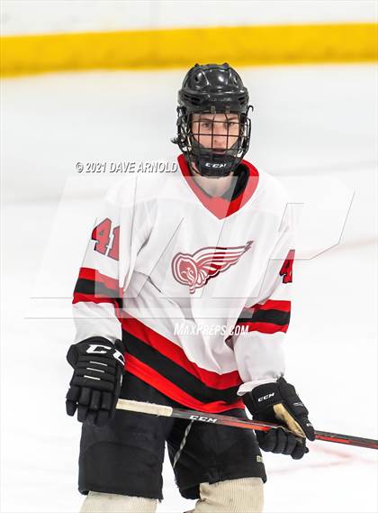 Thumbnail 2 in NW Wings Prep @ Dexter Southfield (Scrimmage) photogallery.