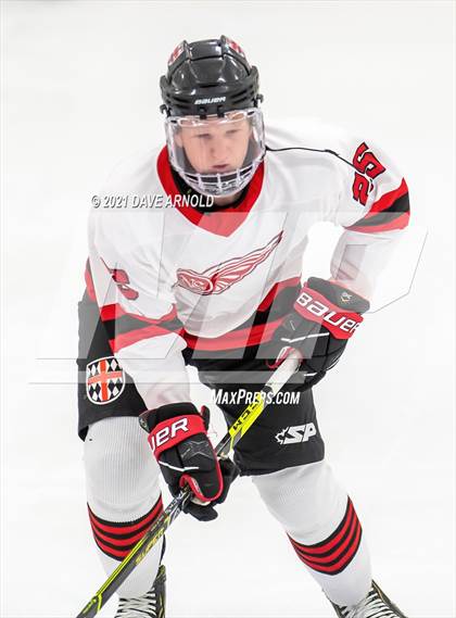 Thumbnail 2 in NW Wings Prep @ Dexter Southfield (Scrimmage) photogallery.