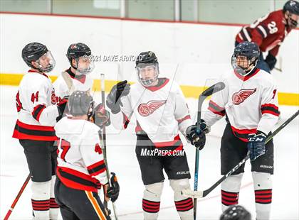 Thumbnail 1 in NW Wings Prep @ Dexter Southfield (Scrimmage) photogallery.