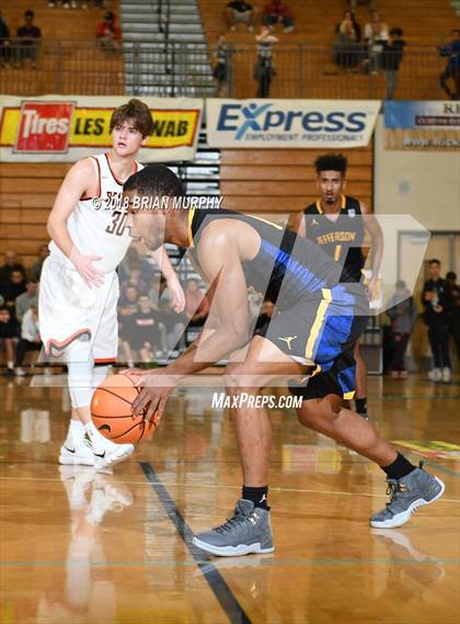 Thumbnail 3 in Beaverton vs Jefferson (Les Schwab Invitational) photogallery.