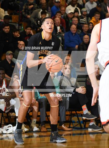 Thumbnail 3 in Beaverton vs Jefferson (Les Schwab Invitational) photogallery.