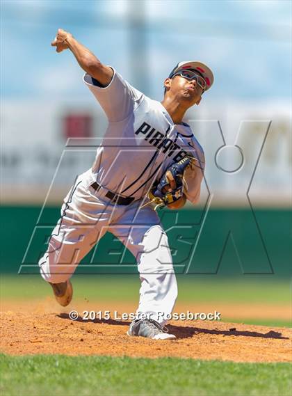 Thumbnail 2 in El Campo vs. Hidalgo (4A Regional Final) photogallery.