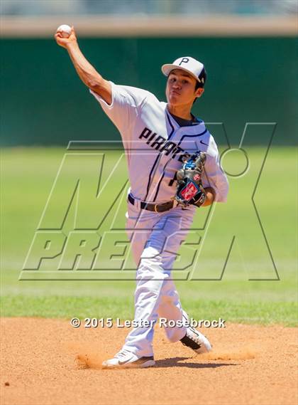 Thumbnail 2 in El Campo vs. Hidalgo (4A Regional Final) photogallery.