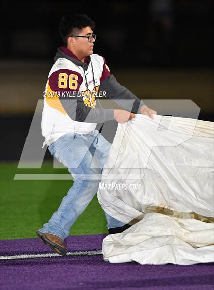 Thumbnail 1 in Collinsville vs. Wolfe City (UIL 2A Division 1 Region 2 Bidistrict) photogallery.