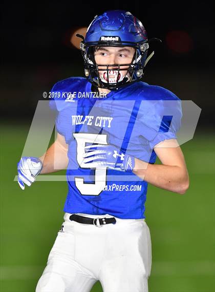 Thumbnail 1 in Collinsville vs. Wolfe City (UIL 2A Division 1 Region 2 Bidistrict) photogallery.