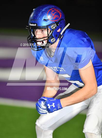 Thumbnail 2 in Collinsville vs. Wolfe City (UIL 2A Division 1 Region 2 Bidistrict) photogallery.