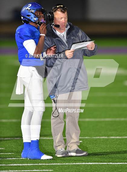 Thumbnail 3 in Collinsville vs. Wolfe City (UIL 2A Division 1 Region 2 Bidistrict) photogallery.