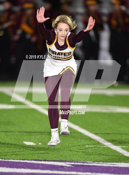 Thumbnail 3 in Collinsville vs. Wolfe City (UIL 2A Division 1 Region 2 Bidistrict) photogallery.