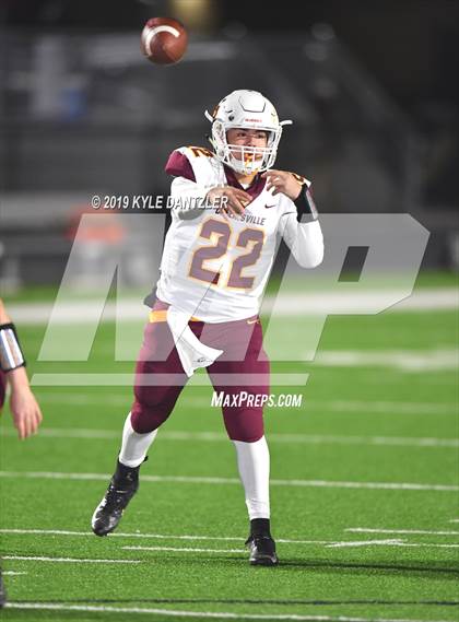 Thumbnail 1 in Collinsville vs. Wolfe City (UIL 2A Division 1 Region 2 Bidistrict) photogallery.
