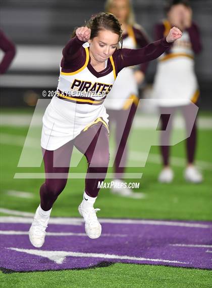Thumbnail 3 in Collinsville vs. Wolfe City (UIL 2A Division 1 Region 2 Bidistrict) photogallery.
