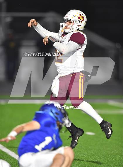 Thumbnail 1 in Collinsville vs. Wolfe City (UIL 2A Division 1 Region 2 Bidistrict) photogallery.