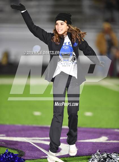 Thumbnail 2 in Collinsville vs. Wolfe City (UIL 2A Division 1 Region 2 Bidistrict) photogallery.