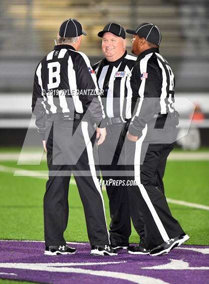 Thumbnail 2 in Collinsville vs. Wolfe City (UIL 2A Division 1 Region 2 Bidistrict) photogallery.