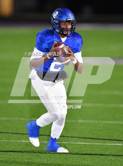 Thumbnail 1 in Collinsville vs. Wolfe City (UIL 2A Division 1 Region 2 Bidistrict) photogallery.