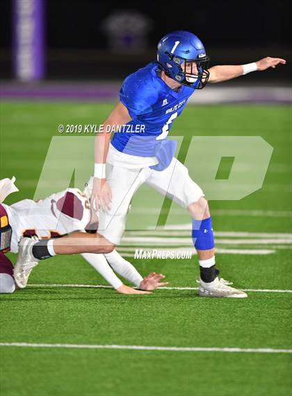 Thumbnail 3 in Collinsville vs. Wolfe City (UIL 2A Division 1 Region 2 Bidistrict) photogallery.