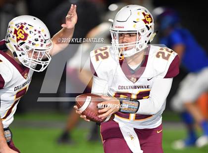 Thumbnail 2 in Collinsville vs. Wolfe City (UIL 2A Division 1 Region 2 Bidistrict) photogallery.
