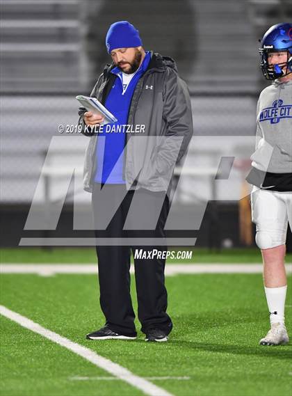 Thumbnail 1 in Collinsville vs. Wolfe City (UIL 2A Division 1 Region 2 Bidistrict) photogallery.