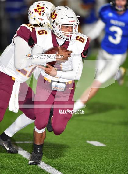 Thumbnail 2 in Collinsville vs. Wolfe City (UIL 2A Division 1 Region 2 Bidistrict) photogallery.