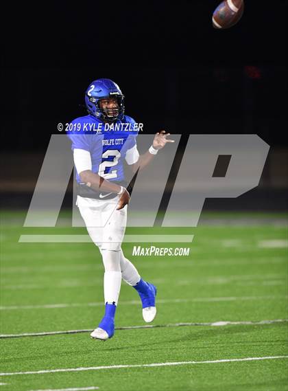 Thumbnail 1 in Collinsville vs. Wolfe City (UIL 2A Division 1 Region 2 Bidistrict) photogallery.
